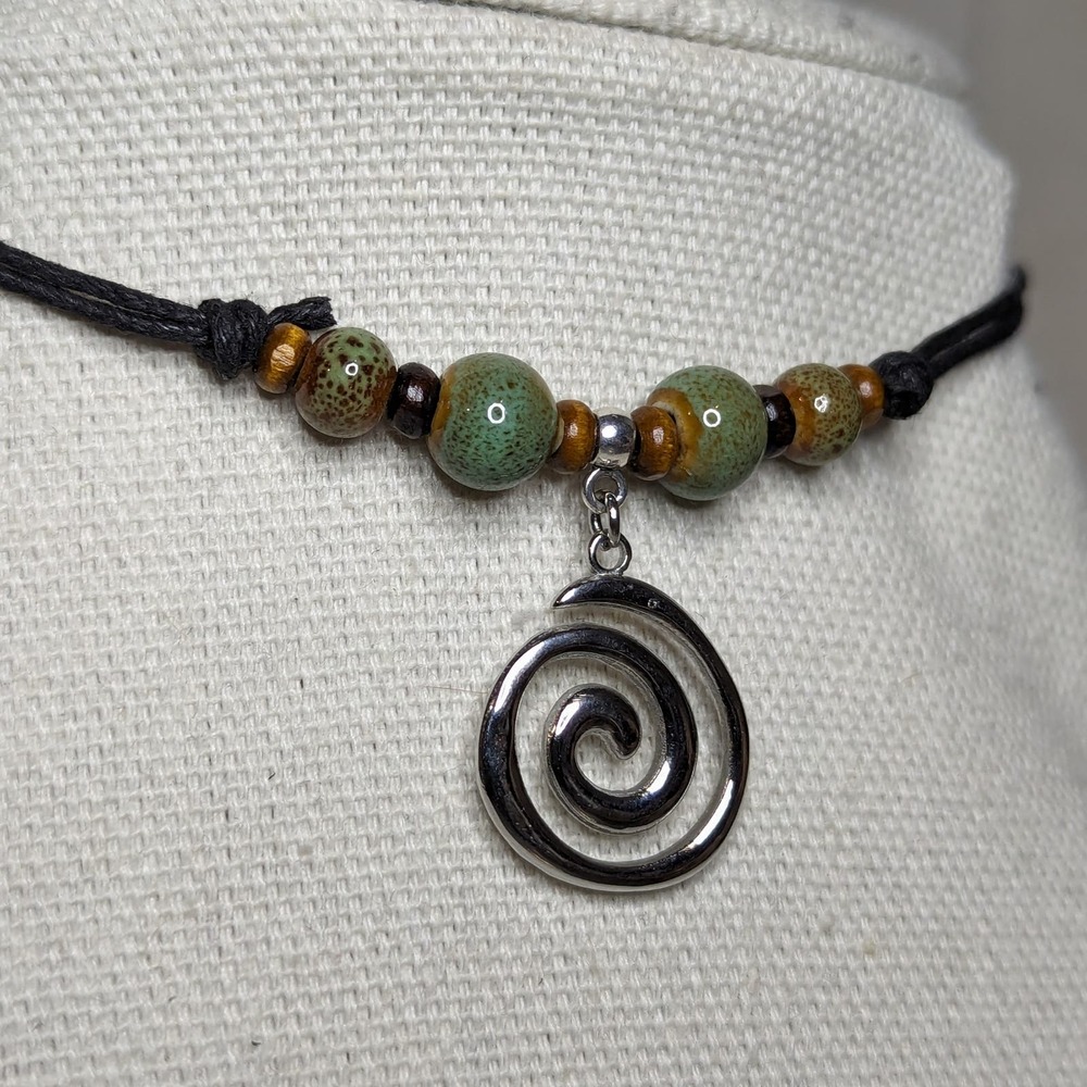 Green Ceramic Beaded Silver Spiral Swirl Charm Hippie Adjustable Choker Necklace - Picture 2 of 3